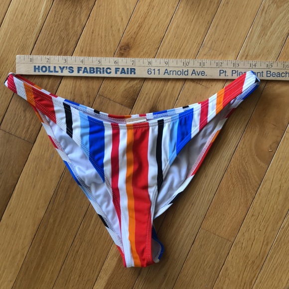 BEACH JOY BIKINI SIZE LARGE - Picture 7 of 7